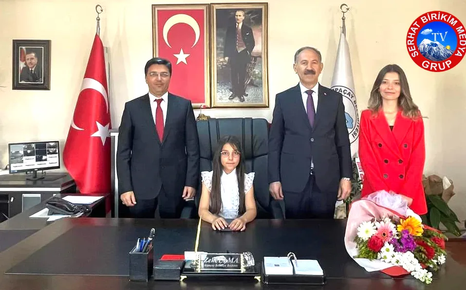 Arpaçay Belediye Başkanı  Zeki Elma, koltuğunu  Beren Işık