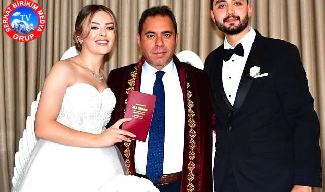 Başkan  Prof. Dr. Ötüken Senger Nikah Kıydı