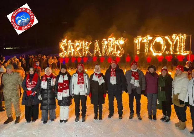 Sarıkamış Şehitleri anısına meşaleli kayak gösterisi düzenlendi