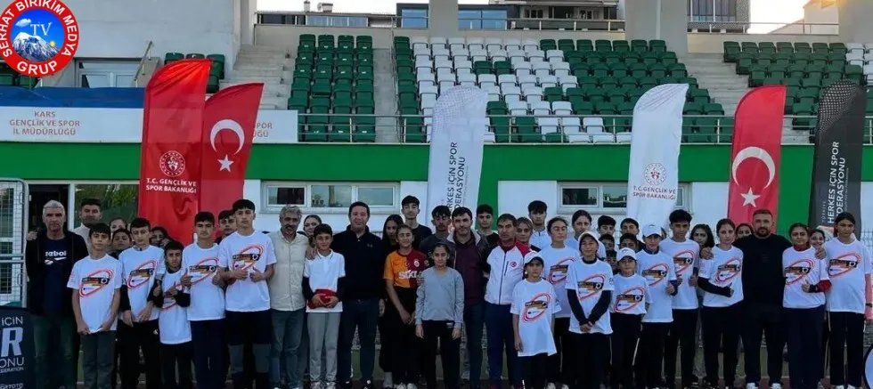 Kars’ta 100 Metre Yarışı Nefes Kesti