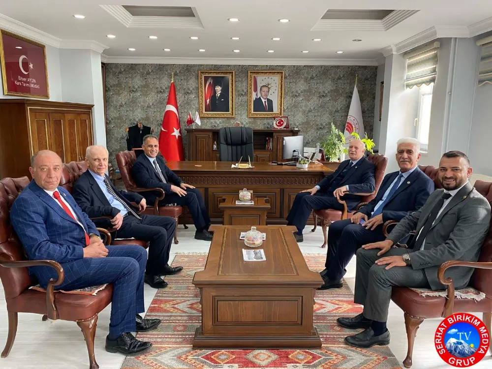 Türkiye Ziraat Odalar Birlik Genel Başkanı Şemsi Bayraktar Heyeti İle  İl Tarım ve Orman  Müdürü Enver Aydın;ı Makamında Ziyaret Ettiler 