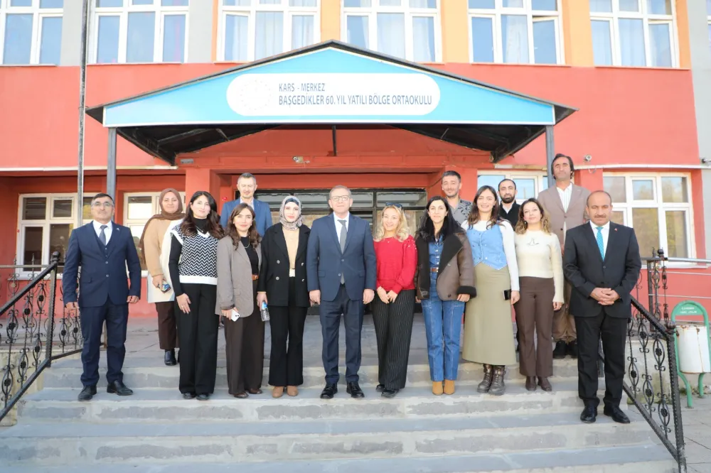 Kars Valisi Ziya Polat, köy ziyaretleri kapsamında Merkez Başgedikler Köyü’nü ziyaret etti.