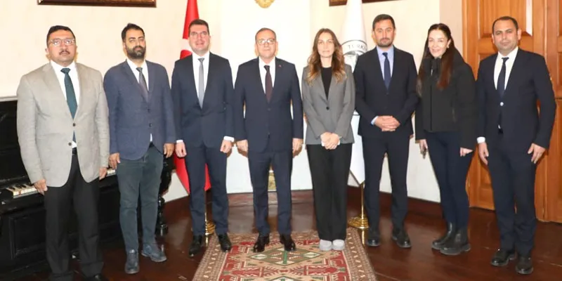 Kars Valisi ziya polat İl Sağlık Müdürlüğü Heyetinden makamında kabul etti.