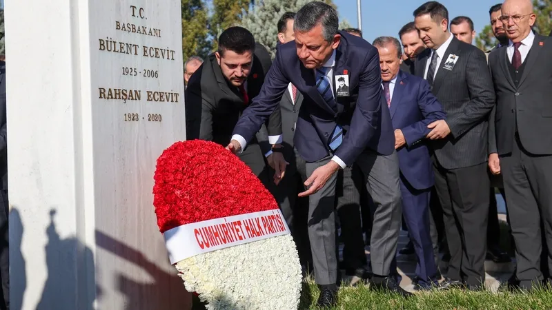 CHP Genel Başkanı Özgür Özel, Merhum Başbakan Bülent Ecevit’i Andı