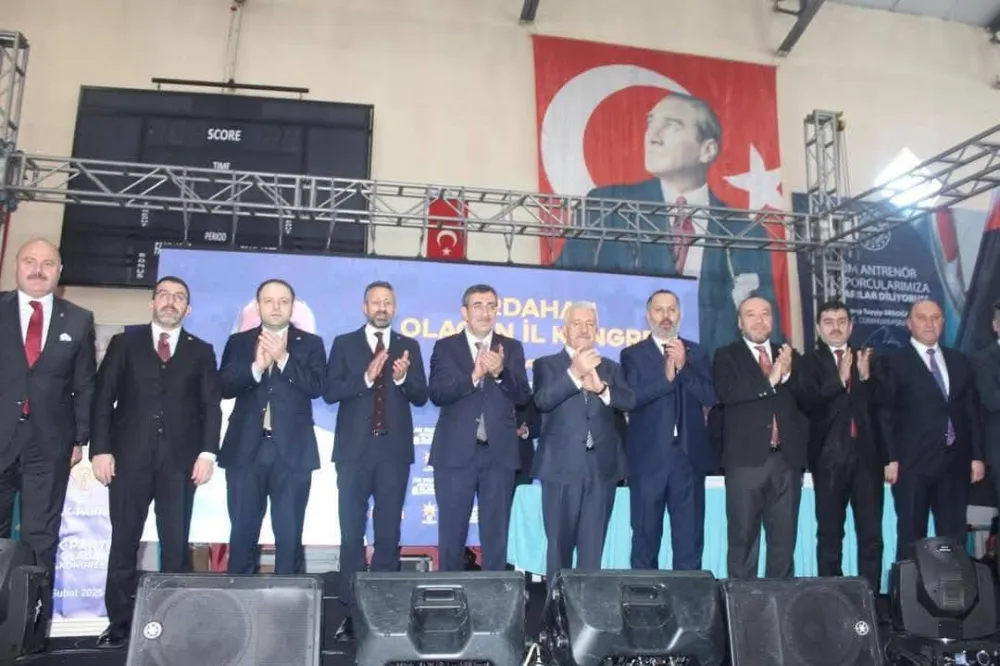 AK Parti Ardahan 8. Olağan İl Kongresine Cumhurhurbaşkan Yardımcısı Cevdet Yılmaz Katıldı 