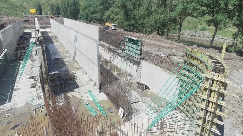 Kars,ta Atıksu Toplama ve Arıtma Tesisi devam ediyor