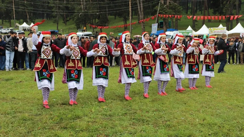 Göle Kültür ve kaşar festivaline yoğun katılım