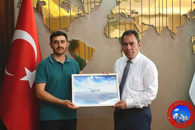 Kars Belediye Başkanı Prof. Dr. Ötüken Senger,i Makamında  Ziyaret Etti