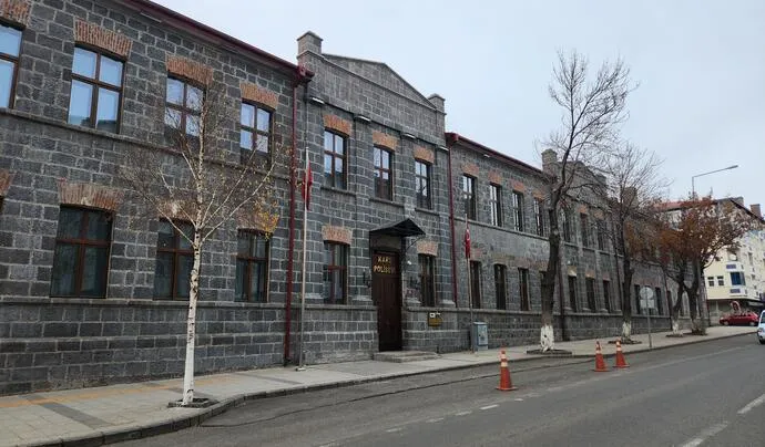 Bir Sarayın İçinde Huzur:  KARS POLİS EVİ