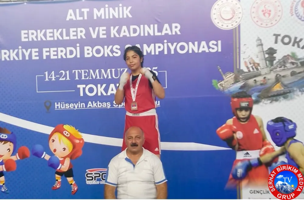 Karslı Minik Boksör Ezelsu Tip Türkiye Şampiyonu Oldu