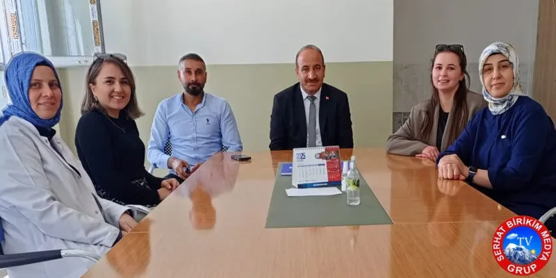 Milli Eğitim Müdürü Nevzat Kaya, 100. Yıl Cumhuriyet Ortaokulu’nu Ziyaret Etti